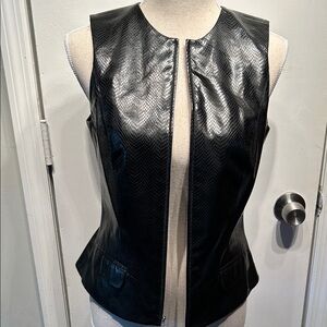 Company Ellen Tracy Black Sleeveless Women's Jacket Vest